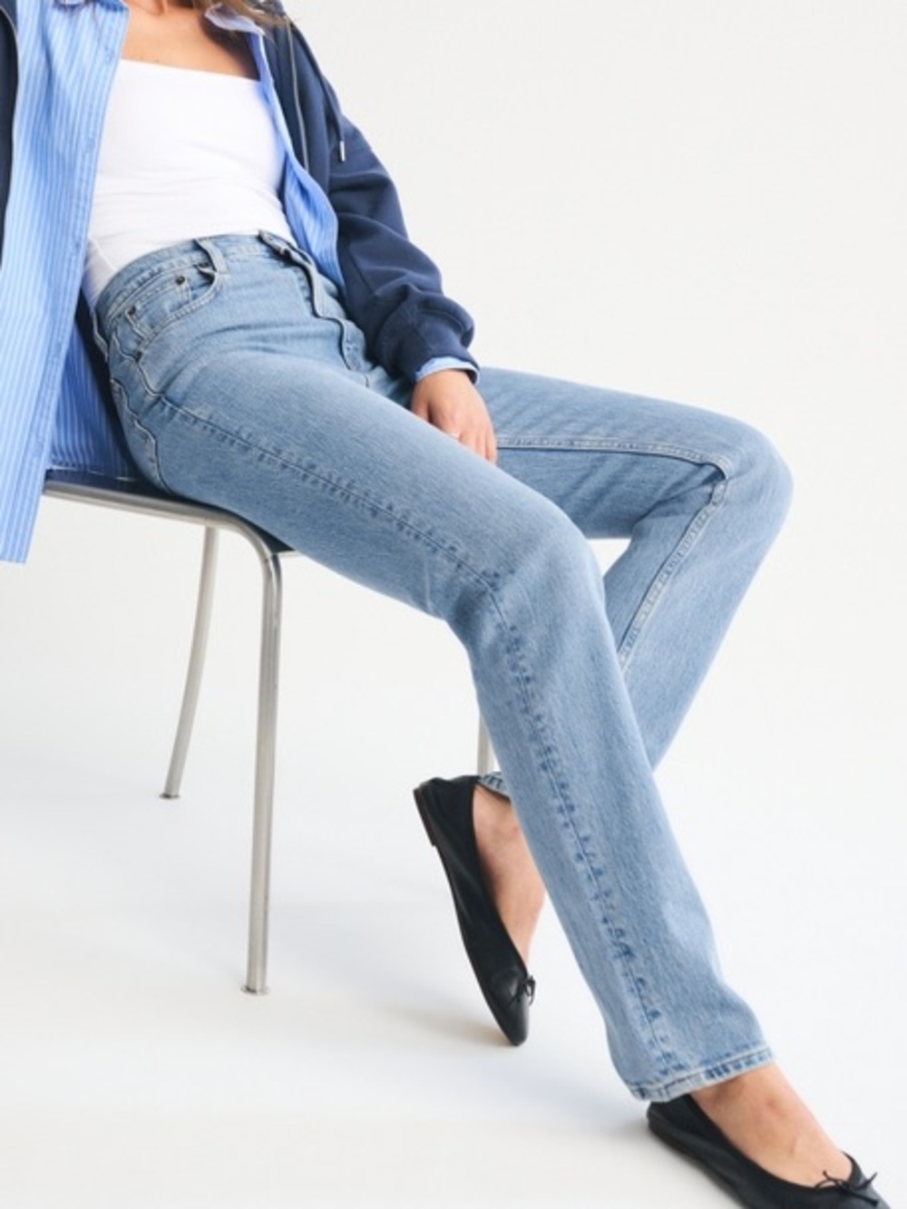 Abercrombie & Fitch Ultra High Rise 90s Straight Jean sz 33 - 16L medium blue - Picture 2 of 7